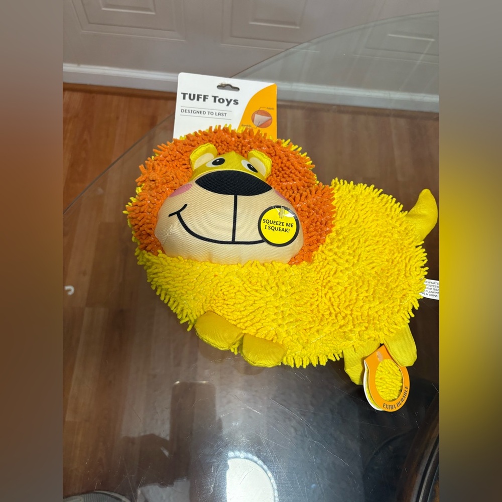 Jmle  tuff  Flat Lion 🦁 Face 11”Clinker & Squeaker Dog Toy Very Durable